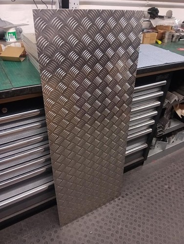 Aluminium chequer tread plate - chequer,