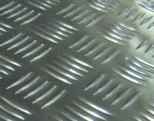Aluminium tread chequer - /,